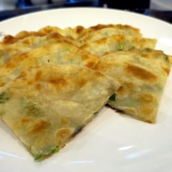 上海龍小館 - 蔥油餅 Scallion Pancake
