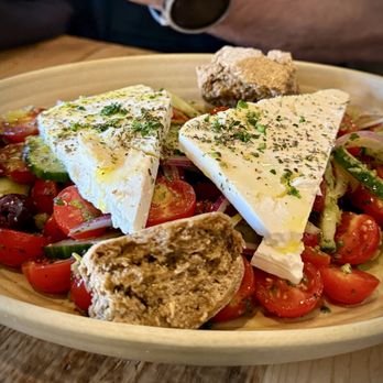 màna - Village salad - Greek Near Me - La Grange, Illinois