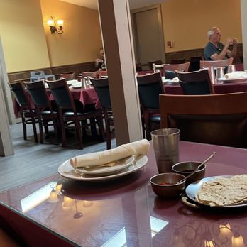 Kashmir - Dining room - Indian Near Me - Salem, New Hampshire
