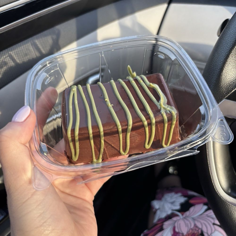 Donya Bakery - Dubai Chocolate - Bakeries Near Me - Chicago, Illinois