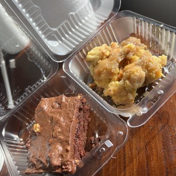 Mission Ave BBQ - Texas sheet cake(chocolate) and the pecan bread pudding *drool face* lol - Barbeque Near Me - Bellevue, Nebraska