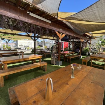 Da Tambayan Corner - Food Trucks Near Me - Maui, Hawaii