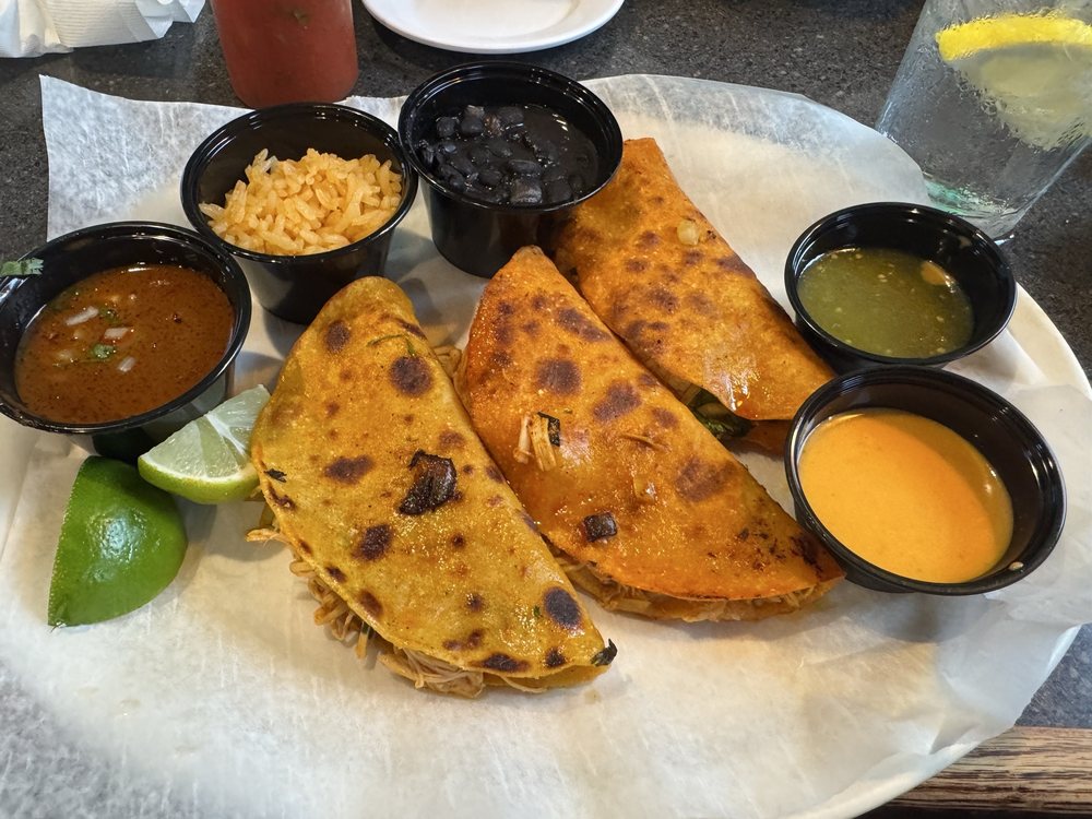 Food from Tres Hermanos Nunez