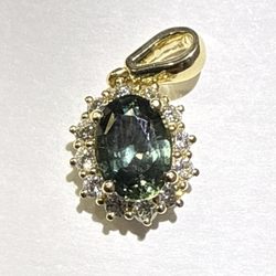 Diamond Dream Wholesale and Supply - Beautiful 1.8 carat, sapphire surrounded by diamonds he made us