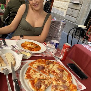 Pizzeria Andrea - Pizza Near Me - Rome, RM