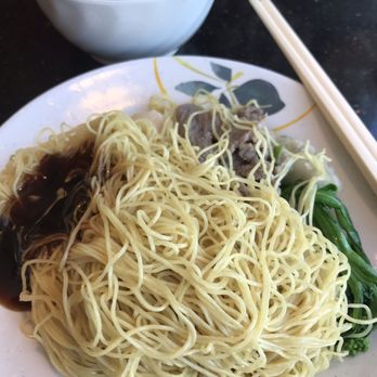 Jim Chai Kee Wonton Noodle - Lo mein with wonton, beef, and fishball with greens and soup on the side. - Chinese Near Me - Toronto, Ontario