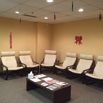 Balanced Living Chiropractic - Waiting area is quite peaceful and organized - Chiropractors Near Me - Rochester Hills, Michigan