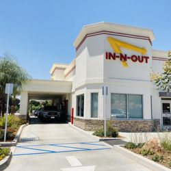 The Shops At Jurupa Valley - In n out with dine in and drive thru