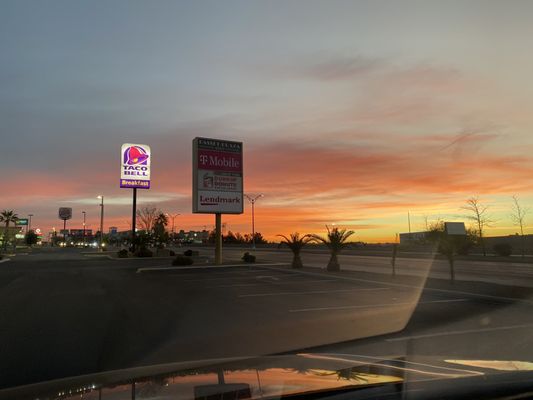 Dunkin' by null