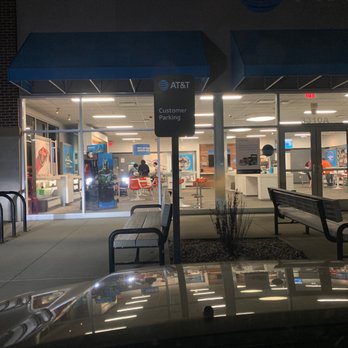 AT&T Store - View from the parking lot at night - Mobile Phones Near Me - Lawrence, Kansas