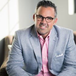 Readylight Media - Headshot of Nashville Realtor