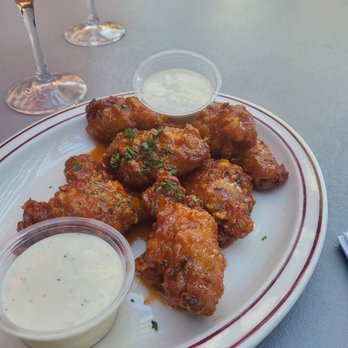 7th & Carson - Wings - New American Near Me - Las Vegas, Nevada