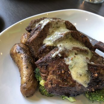 The Dark Room - steak with fingerling potatoes - Wine Bars Near Me - Saint Louis, Missouri