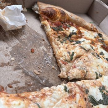 Reginelli's Pizzeria - Sloppy pizza - Pizza Near Me - New Orleans, Louisiana Reginelli's Pizzeria - Sloppy pizza - Pizza Near Me - New Orleans, Louisiana