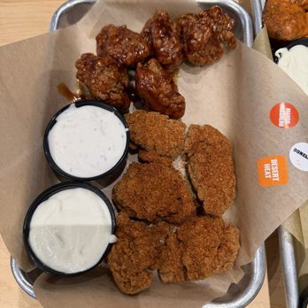 Buffalo Wild Wings - Wings - Sports Bars Near Me - Nanuet, New York