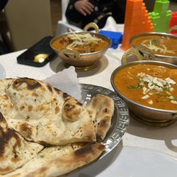 India House - Butter Chicken & Garlic Nann