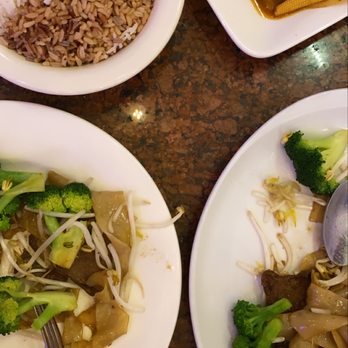 Vegan Thyme - Cashew Nut & Pad See-Ew with half brown and white rice - Thai Near Me - Newbury Park, California Vegan Thyme - Cashew Nut & Pad See-Ew with half brown and white rice - Thai Near Me - Newbury Park, California