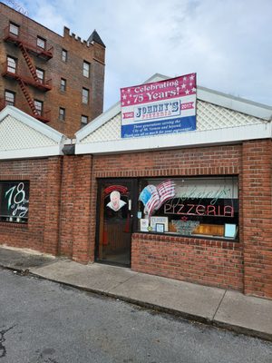 Johnny's Pizzeria by null