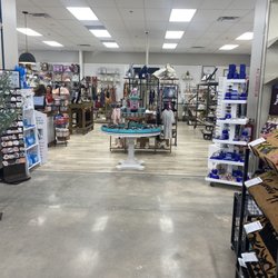 Ace Hardware - Gift shop
