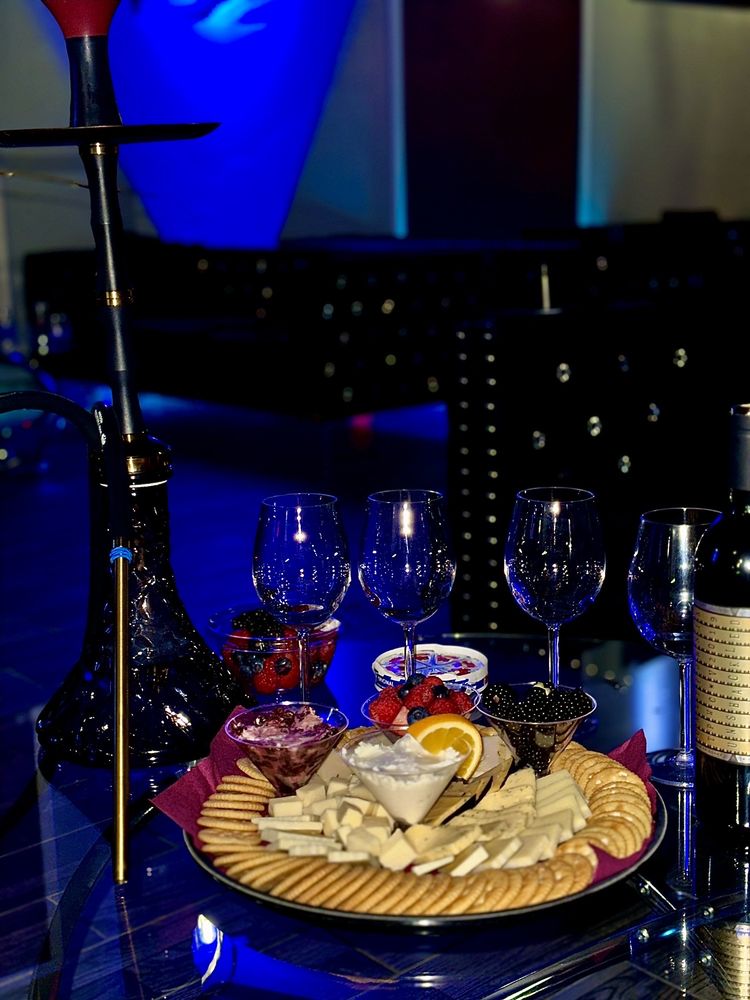 Lit Lounge Image