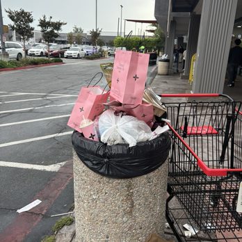 Molly Tea - The unfortunate more trash - Bubble Tea Near Me - West Covina, California