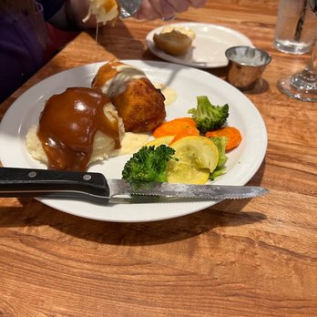 Cock-A-Doodle Restaurant - Chicken Cordon blue with veggies and mash potatoes - American Near Me - Chino, California Cock-A-Doodle Restaurant - Chicken Cordon blue with veggies and mash potatoes - American Near Me - Chino, California