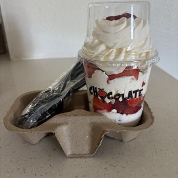 Chocolate Bash - Fresas con Crema - Desserts Near Me - Covina, California