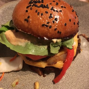 Moku Kitchen - Smashed cheeseburger - Cocktail Bars Near Me - Honolulu, Hawaii Moku Kitchen - Smashed cheeseburger - Cocktail Bars Near Me - Honolulu, Hawaii