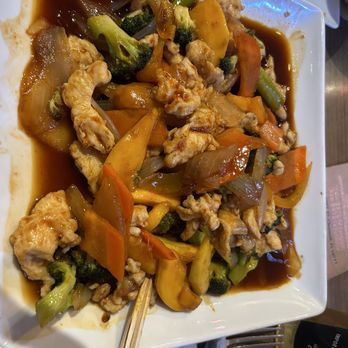 Fancy Sushi - Mango chicken so full of flavor with just enough kick with the sweetness to calm it down - Japanese Near Me - Clermont, Florida Fancy Sushi - Mango chicken so full of flavor with just enough kick with the sweetness to calm it down - Japanese Near Me - Clermont, Florida