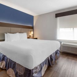Best Western Sycamore Inn - King w/ Sofa Bed