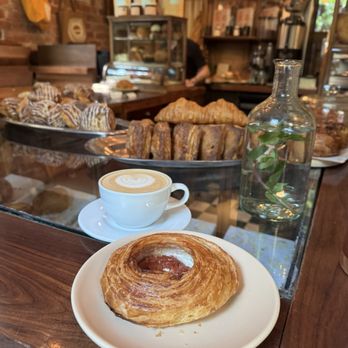 Café Nin - Guava Roll & Latte - Breakfast & Brunch Near Me - Juárez, DIF Café Nin - Guava Roll & Latte - Breakfast & Brunch Near Me - Juárez, DIF