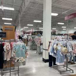 Does Tj Maxx Sell Maternity Clothes? Top Finds & Tips 2025