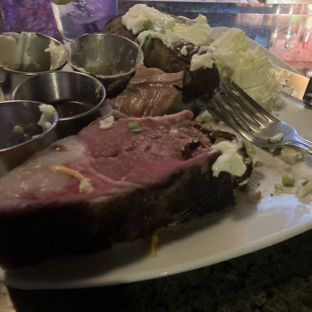 Feeney's Restaurant and Bar - Had to ask for a water with lemon - Bars Near Me - Phoenix, Arizona