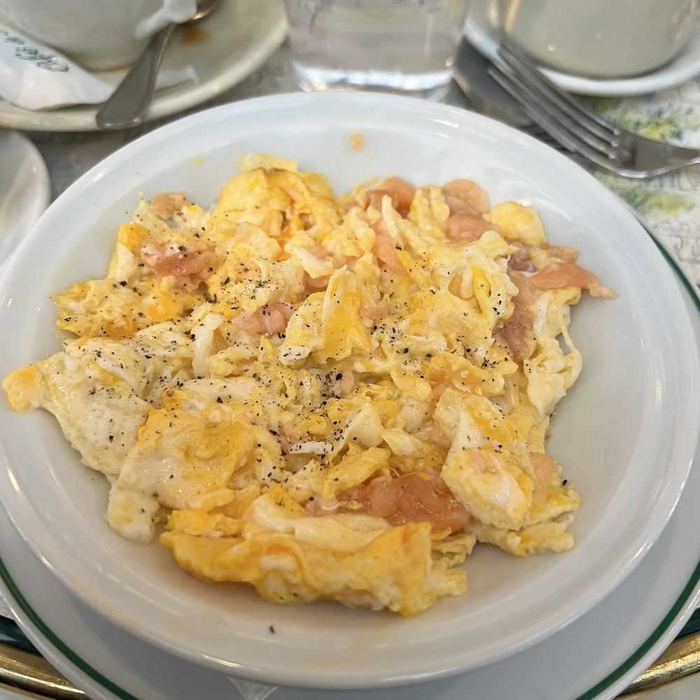 Café de Flore - Cafes Near Me - Paris, 75 Café de Flore - Cafes Near Me - Paris, 75