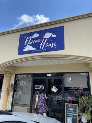 Dream House Cafe by null