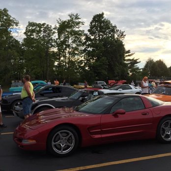 Hot Dog Stand - Cool cars at the Hot Dog Stand - Hot Dogs Near Me - Grand Blanc, Michigan