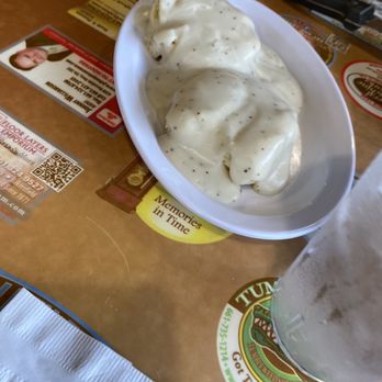 Zingo's Cafe - Biscuits and gravy - Breakfast & Brunch Near Me - Bakersfield, California