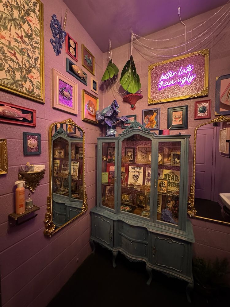 The Parlour Lounge Logo