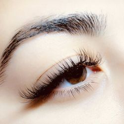 Lashed by Miranda - Classic lashes