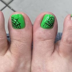 Shayna's Nails & Spa - Halloween vibes