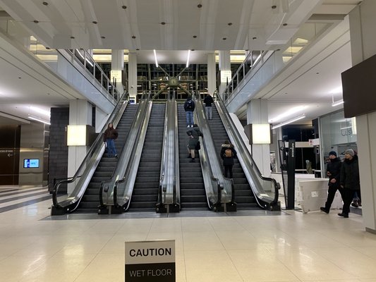 Ogilvie Transportation Center by null