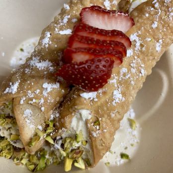 Maeposas - Pistachio Cannoli - Italian Near Me - Hot Springs, Arkansas Maeposas - Pistachio Cannoli - Italian Near Me - Hot Springs, Arkansas