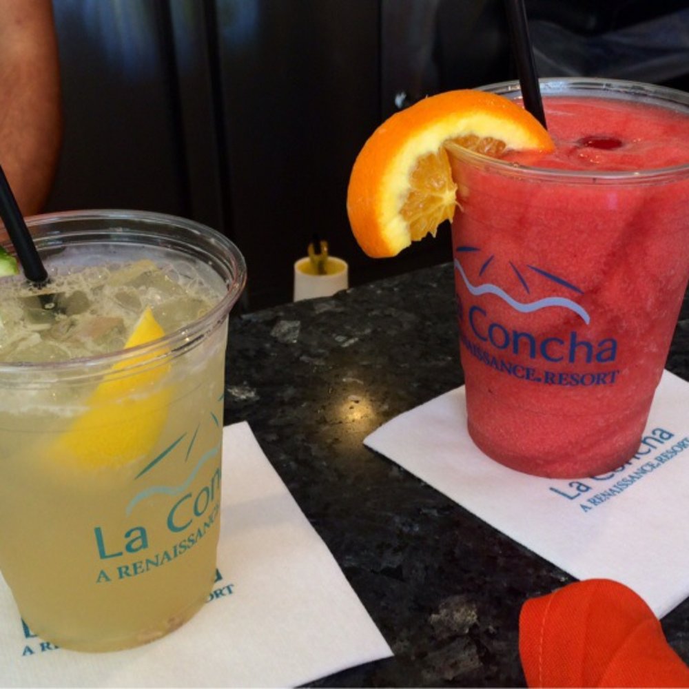 Solera - L: Play Hard (bourbon with lemonade), R: strawberry daiquiri - Tapas Bars Near Me - San Juan, Puerto Rico