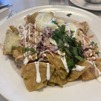 Broken Yolk Cafe - Chilaquiles Bowl - Breakfast & Brunch Near Me - Del Mar, California Broken Yolk Cafe - Chilaquiles Bowl - Breakfast & Brunch Near Me - Del Mar, California