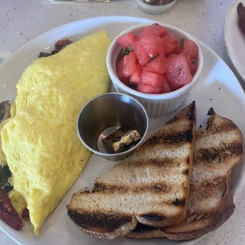 Red Maple - Omelette - Cafes Near Me - Los Angeles, California Red Maple - Omelette - Cafes Near Me - Los Angeles, California