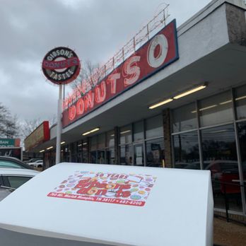 Gibson's Donuts - The infamous Gibson's sign - Donuts Near Me - Memphis, Tennessee Gibson's Donuts - The infamous Gibson's sign - Donuts Near Me - Memphis, Tennessee