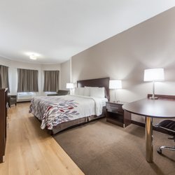 Red Roof Inn & Suites Omaha