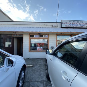 Lucky Chinese Restaurant - Entrance - Chinese Near Me - Seattle, Washington