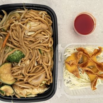 Be Wok & Hawaiian BBQ - Veggie Chow Mein and Cheese Wonton (3 pc) - Hawaiian Near Me - Campbell, California Be Wok & Hawaiian BBQ - Veggie Chow Mein and Cheese Wonton (3 pc) - Hawaiian Near Me - Campbell, California