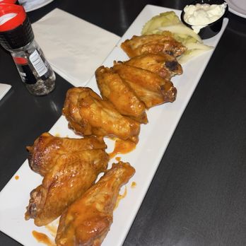 The White Oak Tavern - Chesapeake Wings - New American Near Me - Ellicott City, Maryland The White Oak Tavern - Chesapeake Wings - New American Near Me - Ellicott City, Maryland